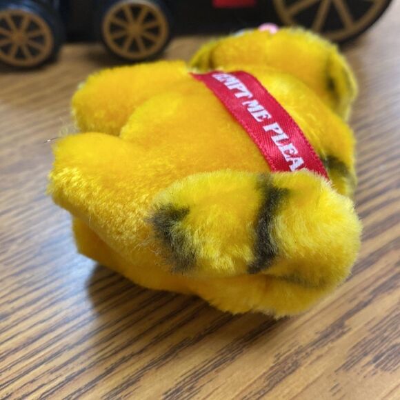 Vintage 1978 Garfield “Tempt Me Please” Plush a grabber Hugger 3 1/2” High - Picture 6 of 7